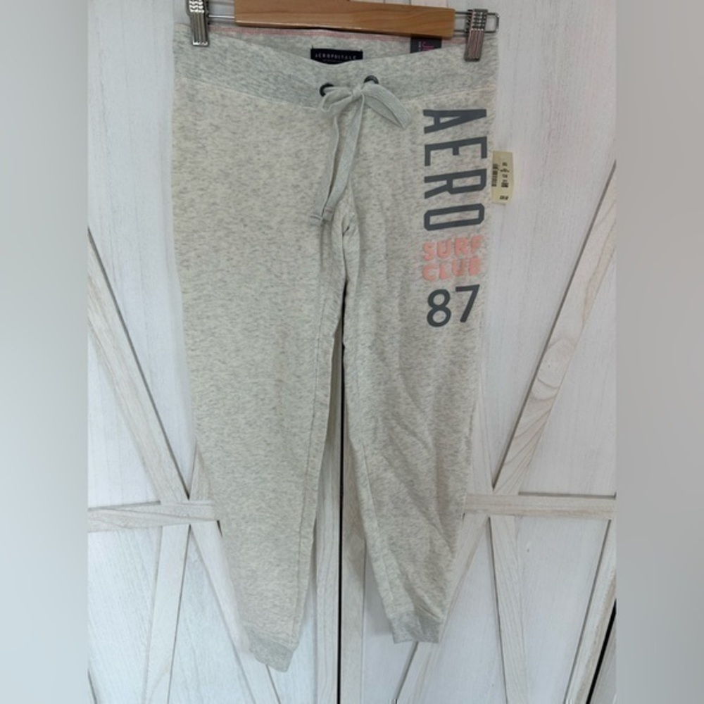✨ NWT Aeropostale Aero slim fit joggers pants 👖 XS
29” inseam